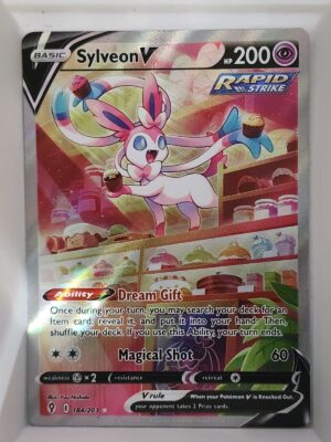 Sylveon V 184/203
